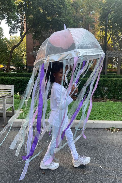 Step-By-Step Instructions for Making the Cutest DIY Jellyfish Costume ...