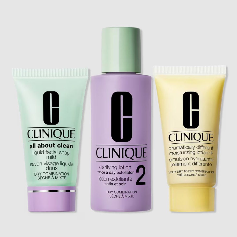 1733421892-gifts-under-20-clinique-beauty-set-6751eb2e1b7aa