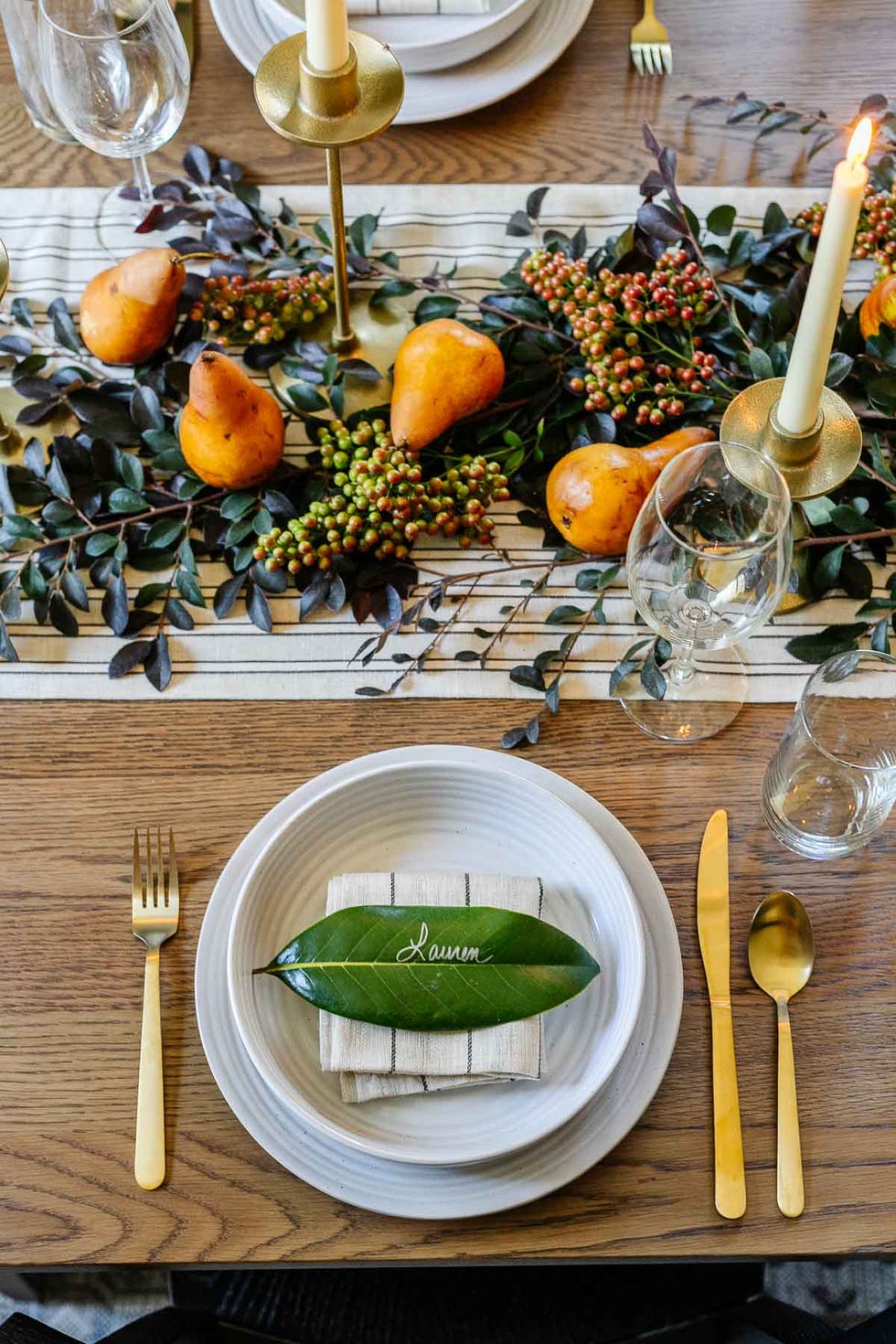 christmas place setting with leaves